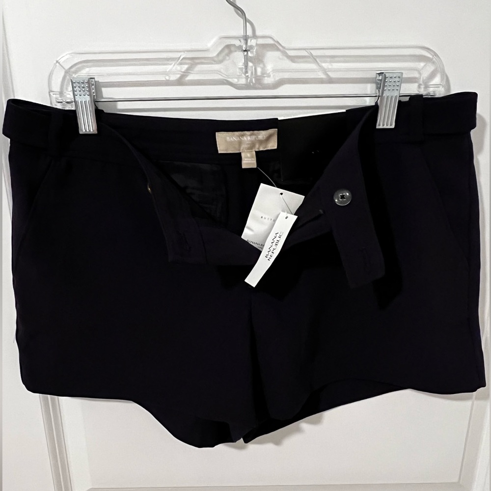 Banana Republic. Ryan style. Size 6. Eggplant purple shorts.